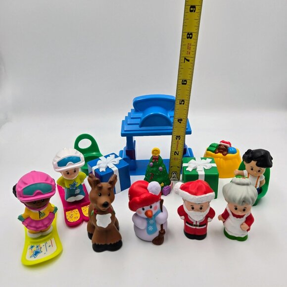 Fisher-Price Christmas Little People Snowman Tree Santa Mrs. Claus Reindeer Adve - Picture 3 of 10